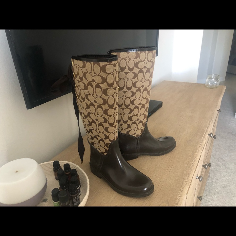coach rainboots authentic ! got them at macys
